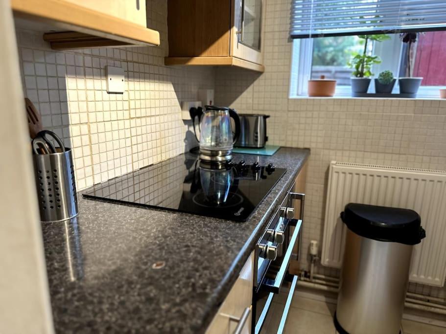 Cosy Entire One Bedroom Hideaway Bromley Extérieur photo